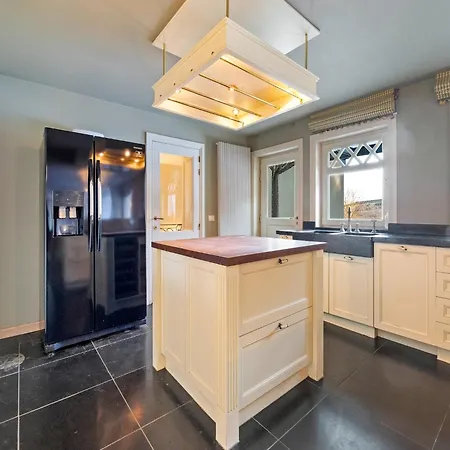 Holiday home Luxury With Pool Manhay
