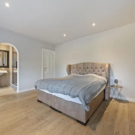 Luxury With Pool Holiday home